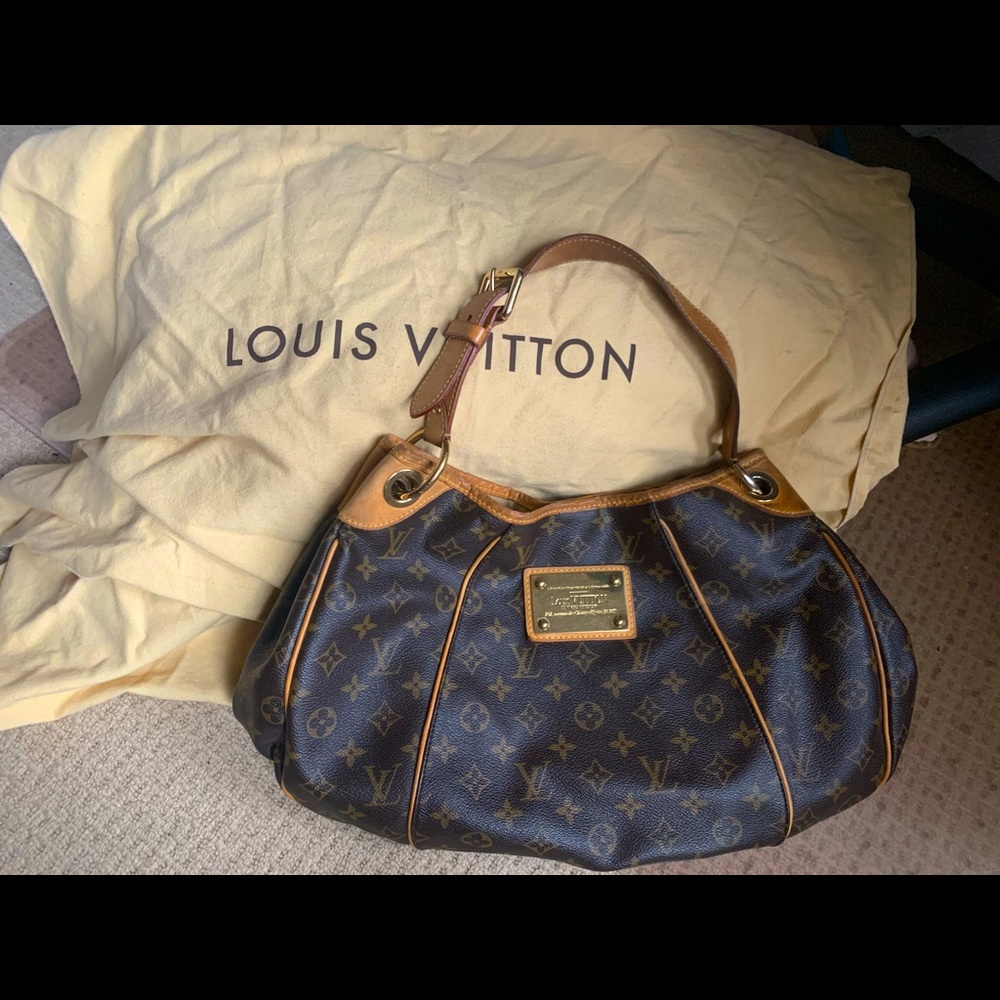 Louis Vuitton Galliera PM Monogram